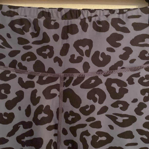 Unbranded, Women's Two-Piece, Leopard Print Sports Bra & Legging, Size: XL - Picture 6 of 11